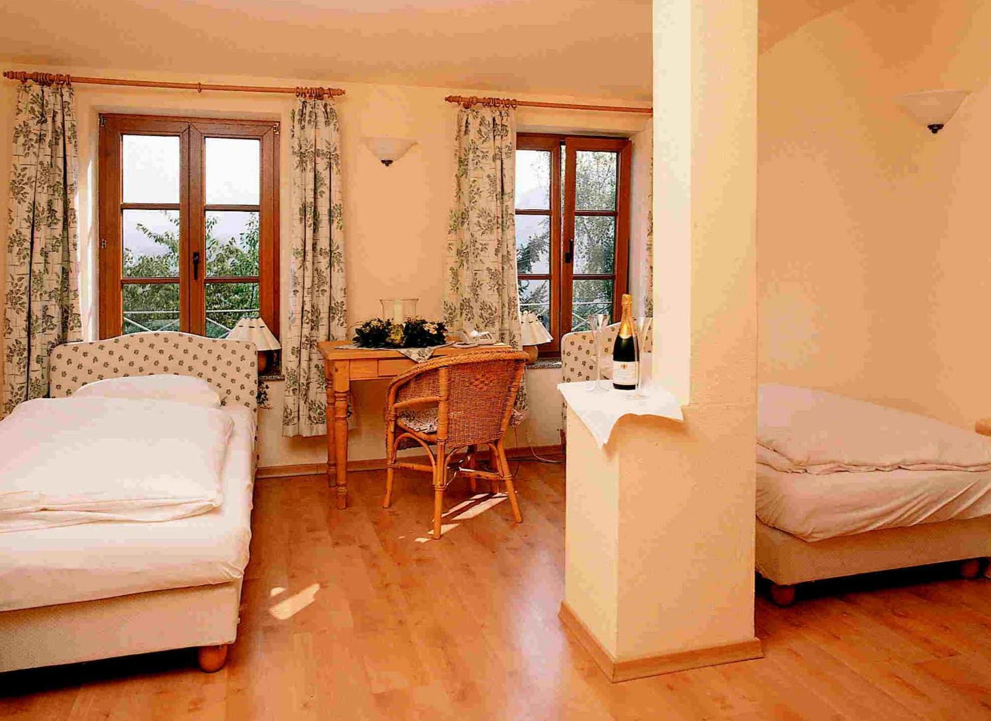 Gasthof Zur Rose Weinheim Exterior foto