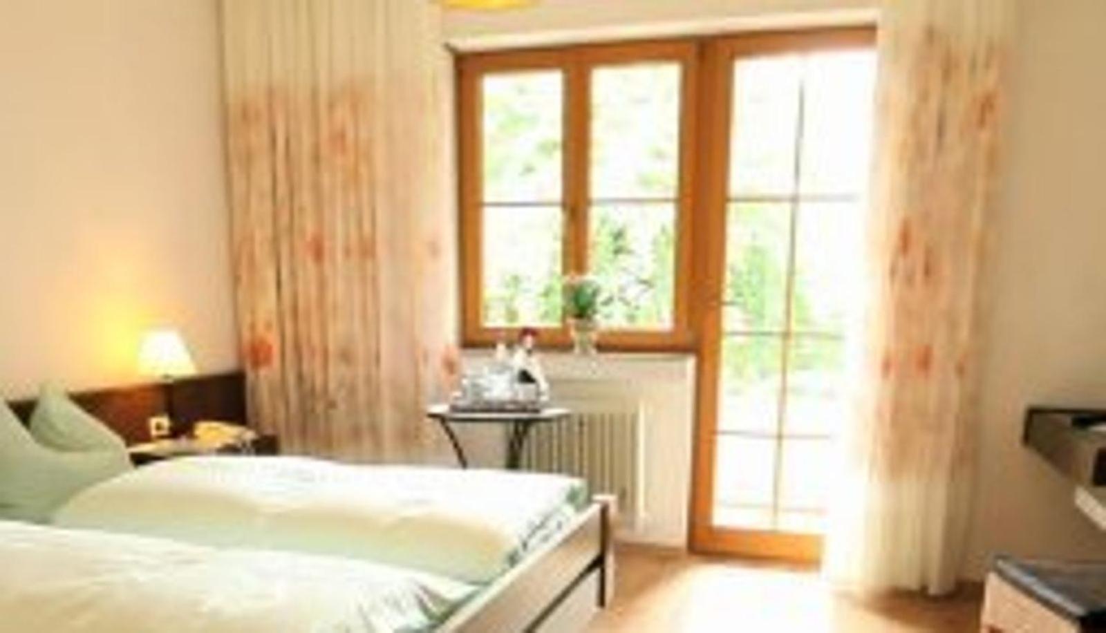 Gasthof Zur Rose Weinheim Exterior foto